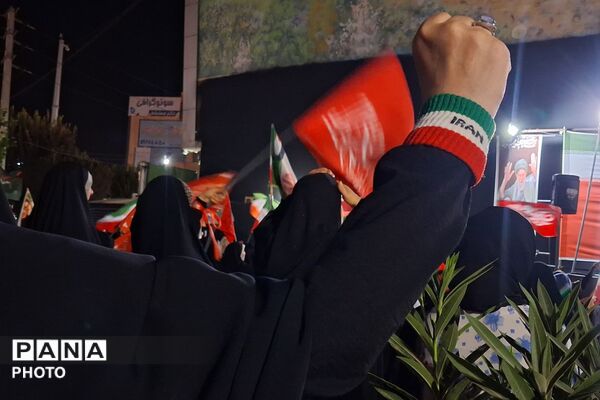 قدرت مشت، شکوه پرچم؛ نمادهایی از پایداری بی پایان