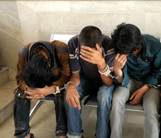 دستگیری 7 خرده فروش مواد مخدر و معتاد در شهرستان"فردوس"