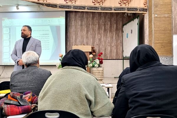کارگاه تخصصی مشاوران مدارس متوسطه اول و دوم و هنرستان‌های غیر دولتی در ناحیه2 شهرری 