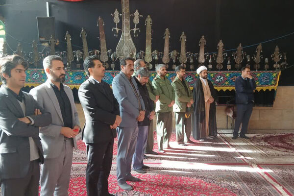 استقبال بی‌نظیر دانش‌آموزان و فرهنگیان شهرستان آباده از شهید گمنام