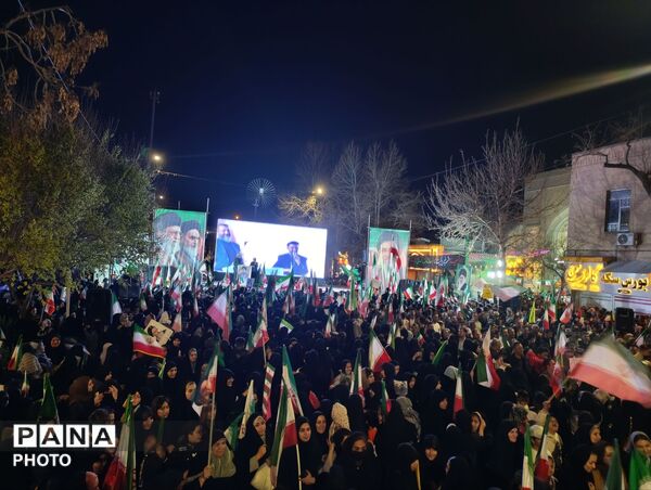 پیمان دوباره با رهبری با نوای رسای مهدی رسولی در آیین تجدید بیعت 
