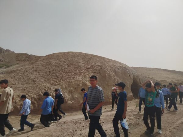 برگزاری اردوی علمی-تفریحی فسیل شناسی دبیرستان نمونه دولتی دانش 
