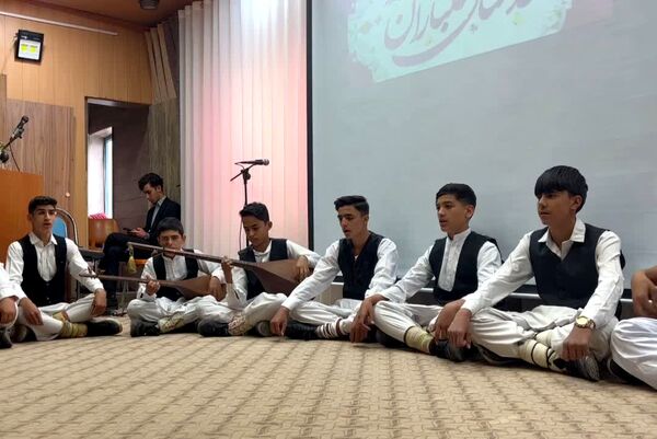 رقابتی از رنگ فرهنگ و هنر؛  هنرنمایی دانش‌آموزان در دیار شیخ جام