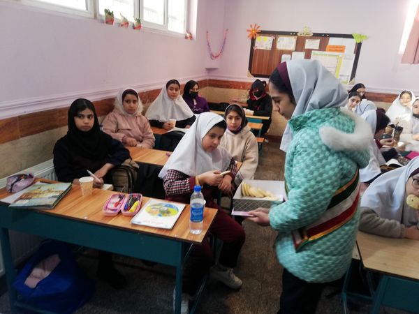 موکب دانش‌آموزی مدرسه ۲۲ بهمن به‌مناسبت ولادت حضرت مهدی (عج)