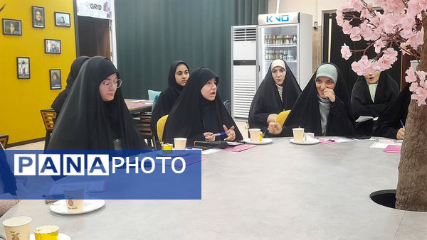 حضور مشاور معاون رئیس جمهور در مرکز «حس خوب» قم