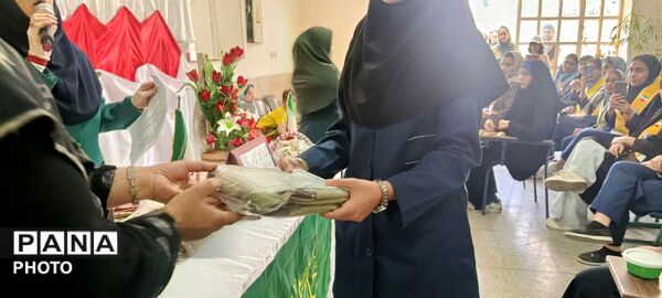 تقدیر از نفرات برتر درسی فرهنگی و هنری جشنواره خوارزمی همزمان با عید غدیر