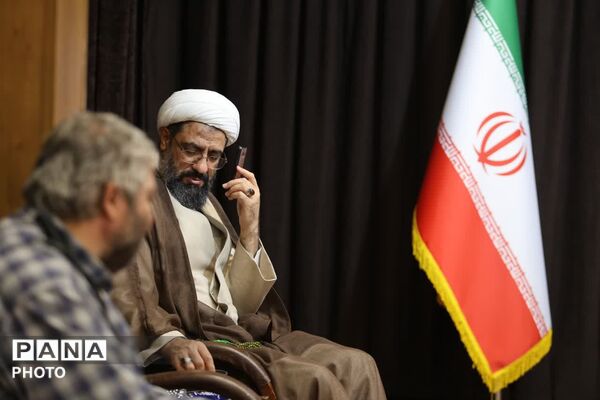  ملاقات مردمی با نماینده ولی فقیه در استان همدان 