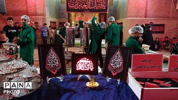 فعالیت چایخانه حضرت زهرا در شب صد و بیست و پنجم در مسجد جامع شهرستان نیشابور