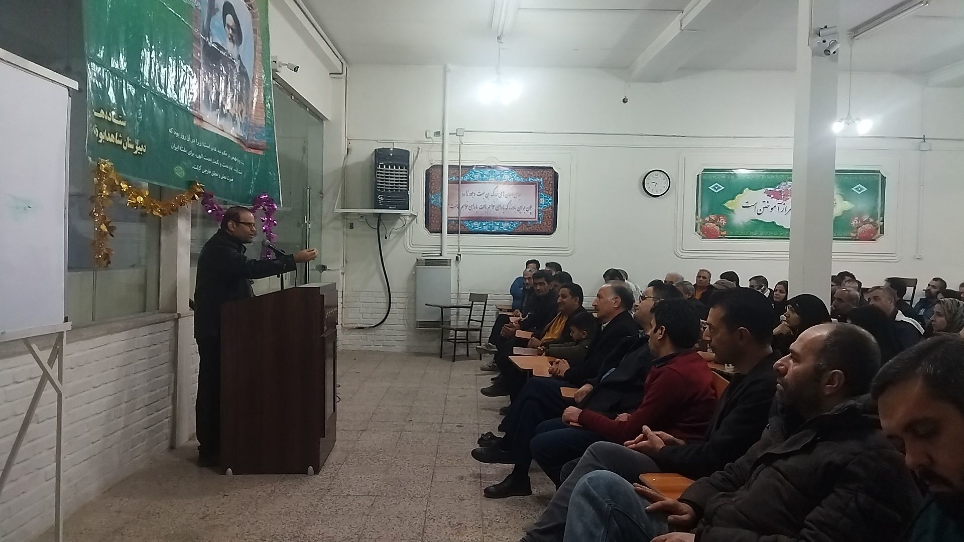 جلسه  اولیای دبیرستان شاهد ابوذر غفاری نیشابور 