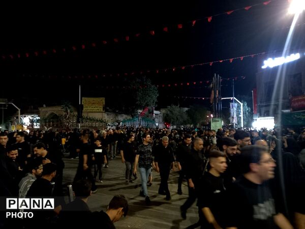 همراهی هیات زینب کبری(س) با کاروان نمادین اسرای کربلا