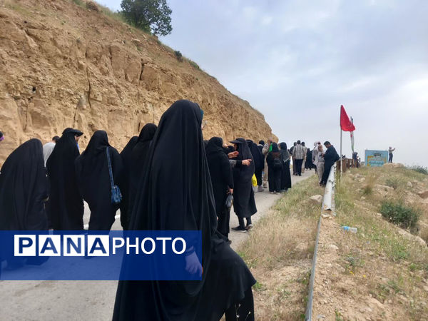 اعزام دانش‌آموزان بسیجی قم به اردوی راهیان نور غرب کشور