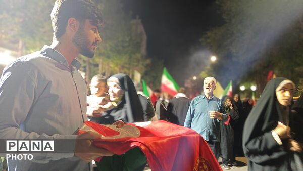 حضور حماسی مردم در راهپیمایی وحدت‌ آفرین بروجرد