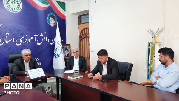 جلسه پیگیری و بررسی فعالیت های سازمان دانش آموزی با محوریت قرارگاه (نوجوان مبارز)