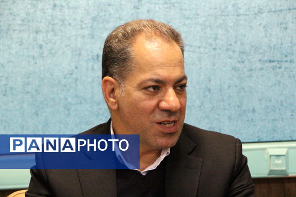 نشست ریاست سازمان دانش‌آموزی با مدیر آموزش و پرورش ناحیه یک یزد