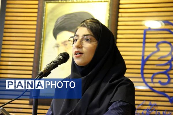 نشست ادبی «عصر دلنشین» در کرمانشاه