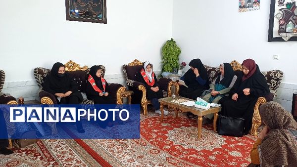 دیدار با خانواده شهدا به رسم عاشقی