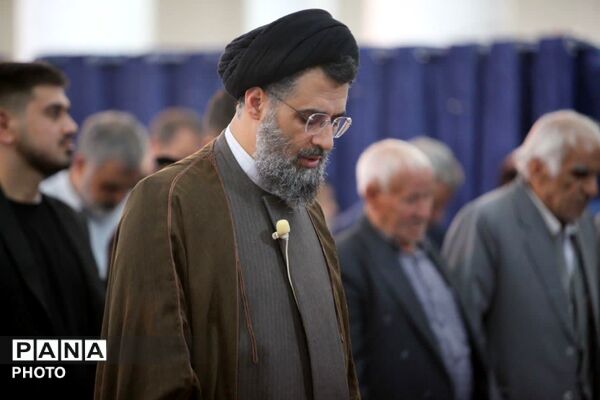 نماز جمعه؛ رنگین‌کمان ایمان و همدلی