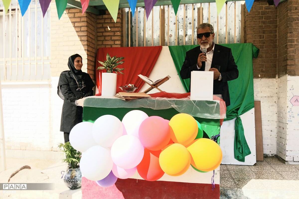طنین غزل‌های حافظ در مدرسه اندیشه نفیس‌ فیروزکوه