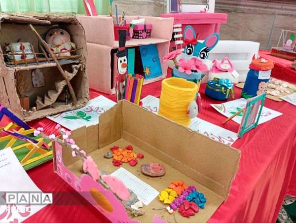 جشنواره جابر بن حیان در دبستان نرجس 