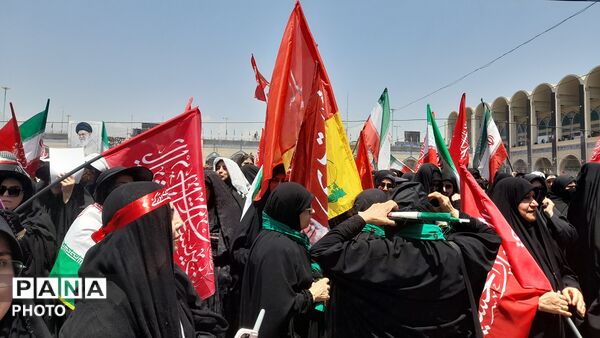  نمایشِ اقتدار در تشییعِ رهبر شهید