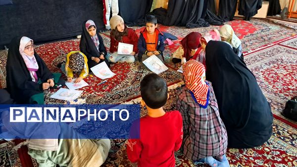 برپایی غرفه کودک در حاشیه نماز جمعه شهرستان کاشمر 