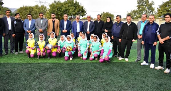 افتتاح چمن مصنوعی شهرک امام حسین(ع) در یاسوج 