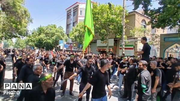 خیابان‌های تویسرکان میزبان دسته‌های عزاداری شد