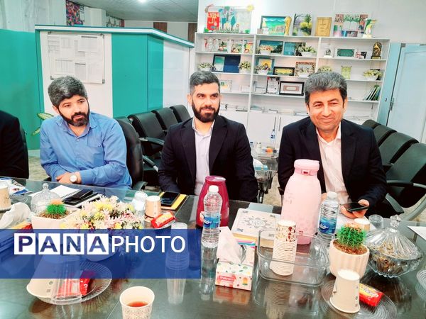 جلسه استانی دومین دوره مسابقه ملی دانش‌آموزان حافظ خوان ایران در بوشهر