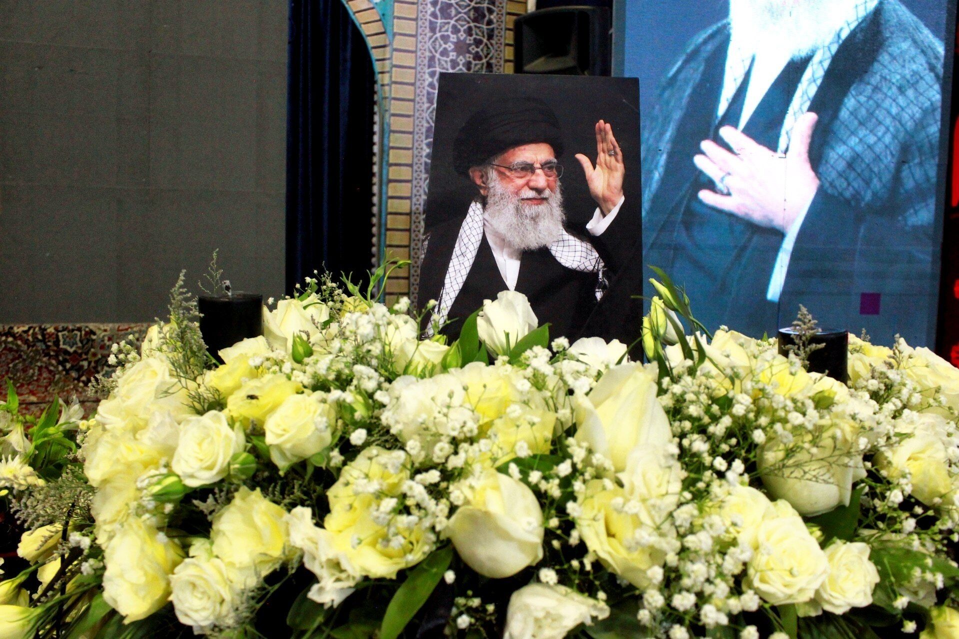 بزرگداشت و ادای احترام مدیران و کارکنان دولت در استان کرمان به رهبر شهید ایران