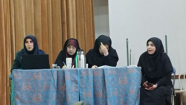 نشست تخصصی کارگروه‌های برنامه فراگیر پرورشی در البرز