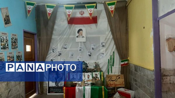 گشایش نمایشگاه «ایرانمون» در دبیرستان نیایش با بازارچه دانش آموزی