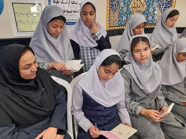گرامیداشت روز دانش آموز در دبستان عذرا پورشهریاری ناحیه ۷مشهد