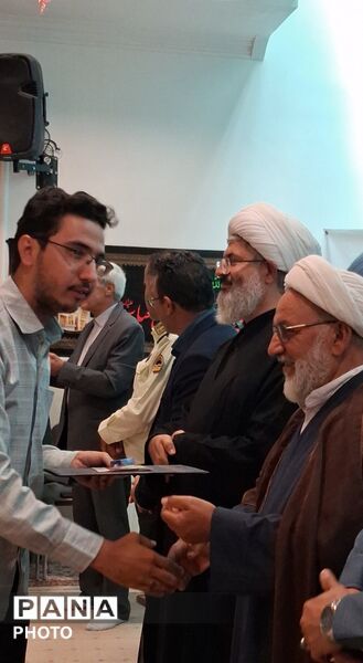 نشست اعضای ستاد نماز جمعه با امام جمعه کاشمر