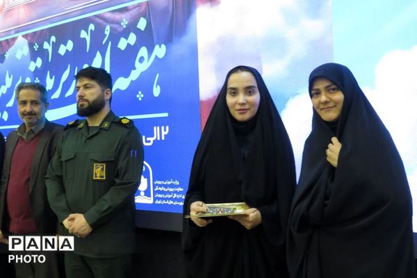 گرامیداشت هفته امور تربیتی و تربیت اسلامی با حضور معاونین، مربیان و مشاوران اسلامشهر