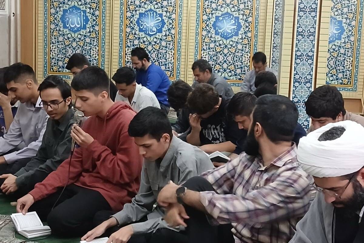 حس ناب بندگی در میان دانش‌آموزان دبیرستان امام علی (ع)