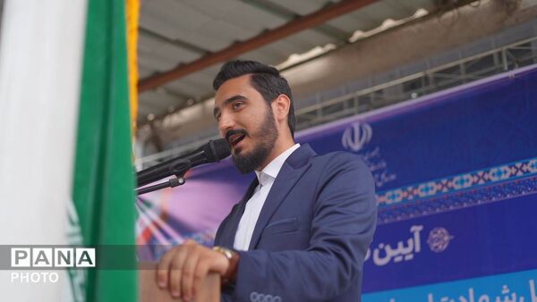 آیین گلباران محل شهادت شهید مرتضی مطهری با حضور مجید پارسا در منطقه ۱۲