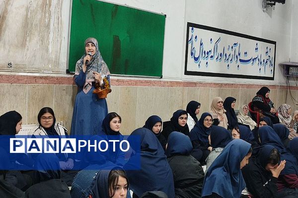 برگزاری مراسم احسان و افطار در دبیرستان حضرت ولیعصر (عج) ری یک 