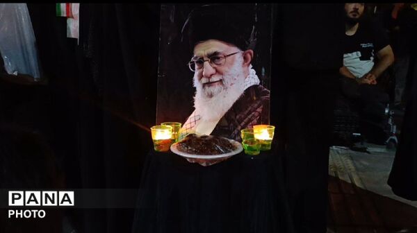  مشق شبانه سوگواران برای رهبر شهید در شام غریبان