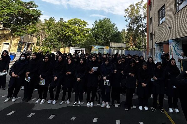 گرامیداشت دهه کرامت در هنرستان ایثار ناحیه یک شهرری