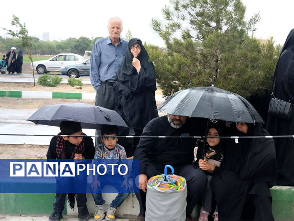 مراسم بزرگداشت شهدای خدمت با حضور نوجوانان انقلابی