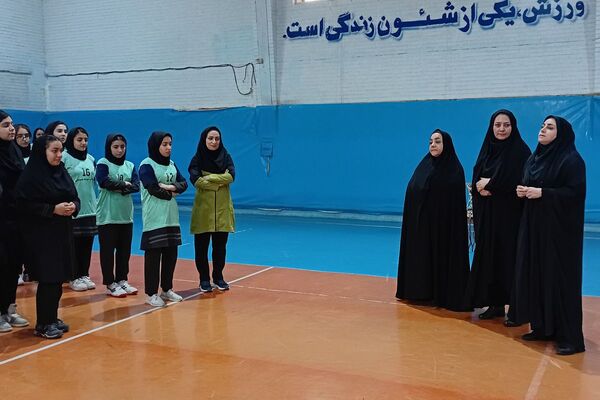 اختتامیه مسابقات والیبال دانش‌آموزان دختر مدارس شهرستان قرچک