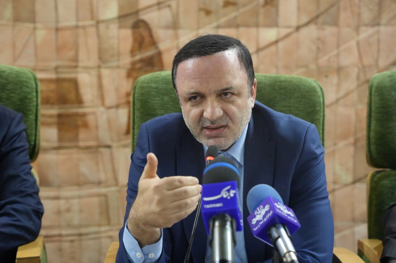 مسرور: رئیس‌جمهور موافق حل مشکلات مالیاتی مناطق آزاد است