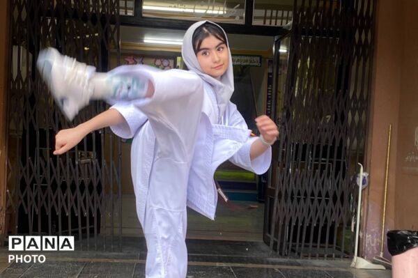 گرامیداشت هفته تربیت بدنی با برگزاری المپیاد و جشنواره ورزشی در مدرسه سلیمی آشتیانی 