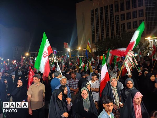 تجدید میثاق مردم استان البرز با رهبر معظم انقلاب در هشتادو پنجمین شب 