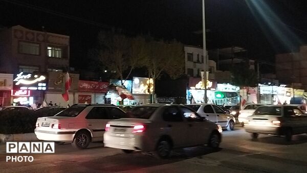 چهل و یکمین رژه ماشینی بلوار فضل نیشابور پس از آغاز جنگ 