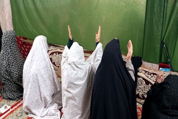 اقامه نماز جماعت ظهر و عصر در روز ۲۲بهمن  شهر بار نیشابور