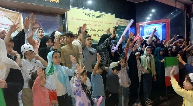 شور و همبستگی دانش‌آموزان ایران در غرفه سازمان دانش‌آموزی