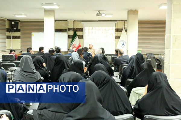 بصیرت افزایی فرهنگیان فیروزکوه علیه تهدیدات نوین 