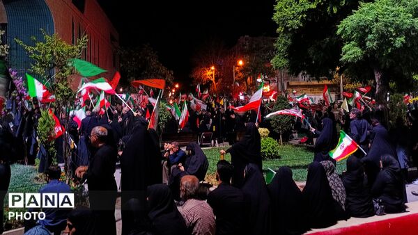 اتحاد اراکی‌ها در میدان شهدا