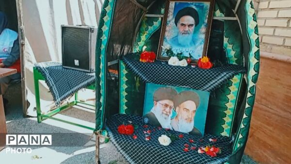 عطر یاد امام خمینی (ره) در حسینیه رستگاران دهگلان پیچید 